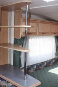 HOBBY 440 SFE трейлер, стойка