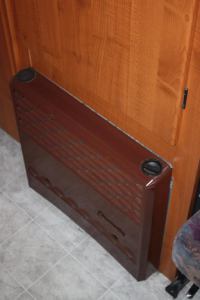 Hobby 495 внутри автомобильного прицепа - обогреватель Hobby 495 внутри автомобильного прицепа - обогреватель