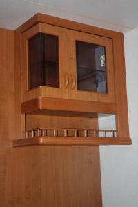 Hobby 495 автомобильный прицеп внутри - шкаф Hobby 495 автомобильный прицеп внутри - шкаф