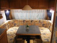 автодом hobby 650 kfu вид на стол диван