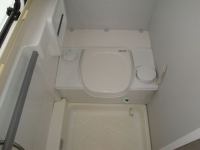 KNAUS 495 TK автоприцеп внутри - унитаз KNAUS 495 TK автоприцеп внутри - унитаз