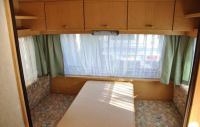 KNAUS 495 трейлер, стол и диван