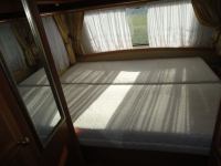 автокемпер tabbert baronessa 650 диван  и окно